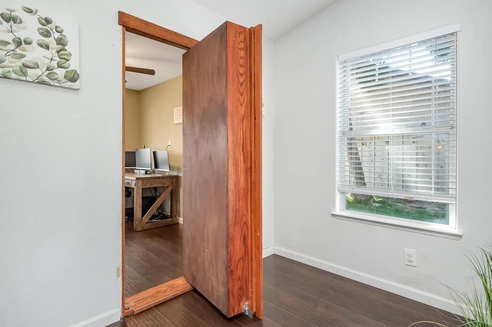 Photo of Bedroom in Lemoore