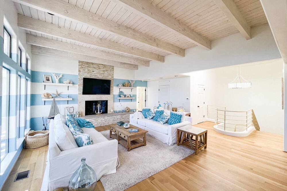 Photo of Livingroom in Santa Barbara