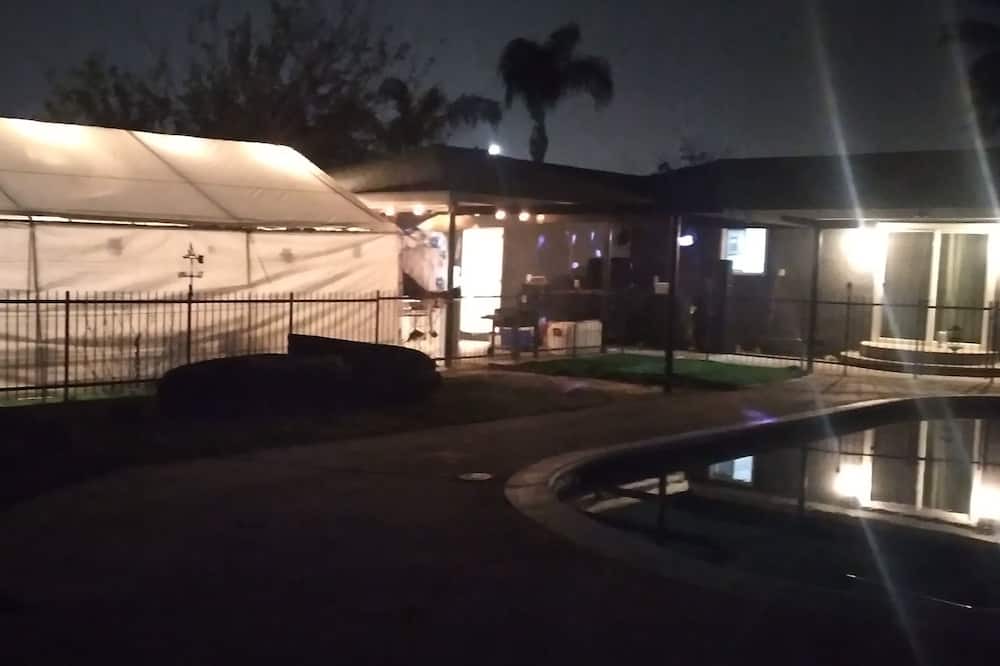 Photo of Outdoor in Raisin