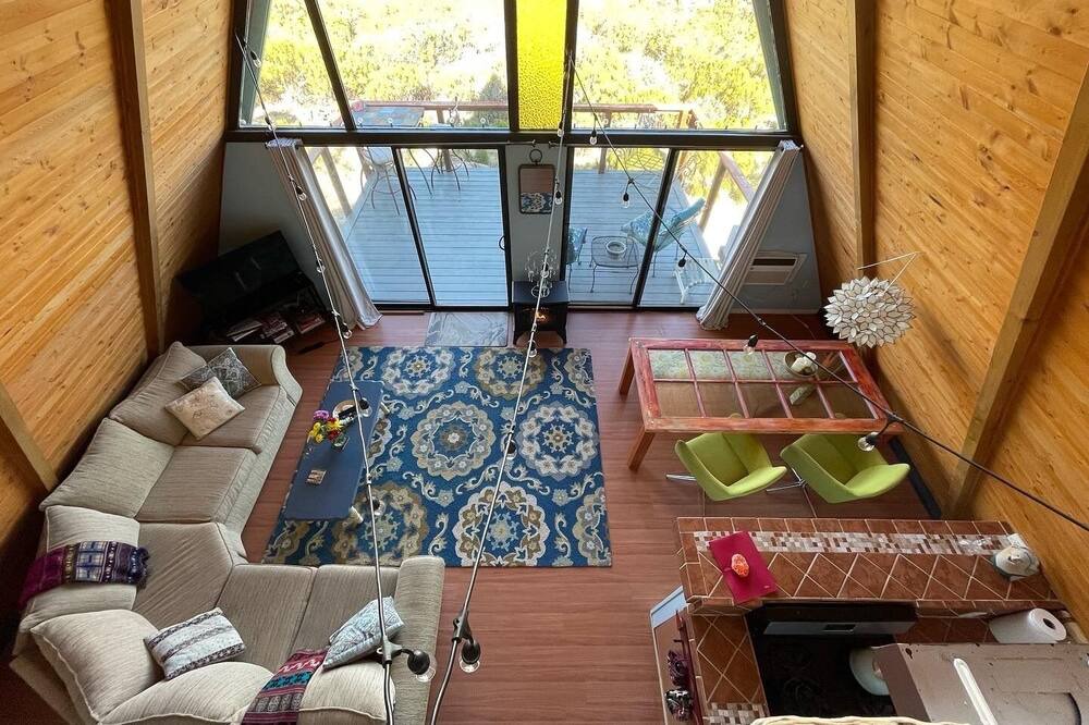 Photo of Livingroom in Mountain Center