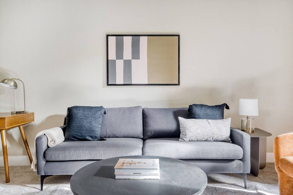 Photo of Livingroom in East San Mateo