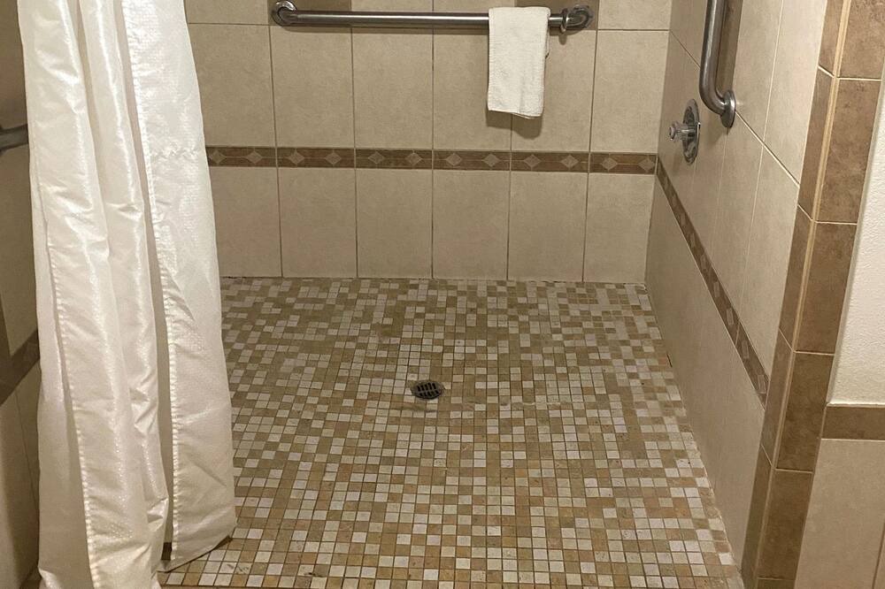 Photo of Bathroom in Los Angeles