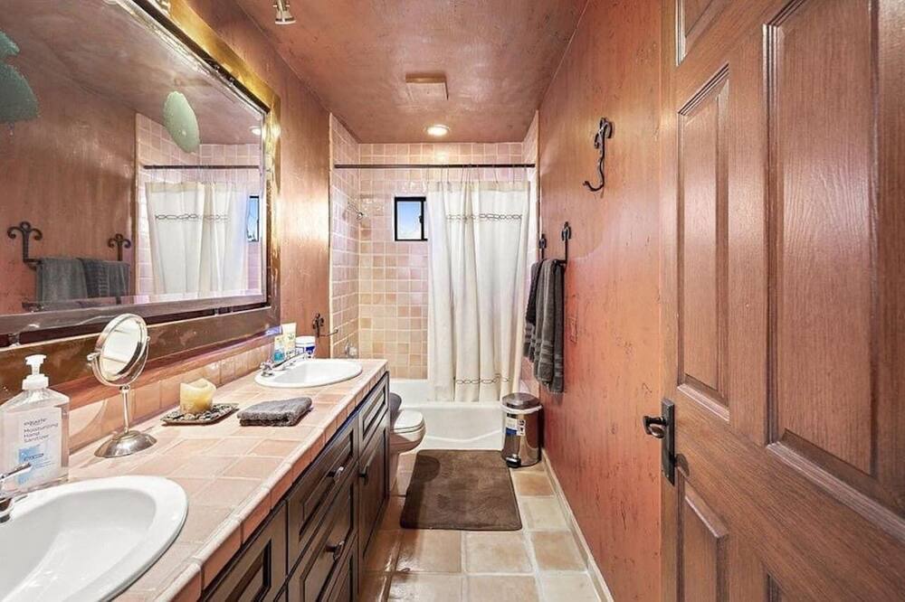 Photo of Bathroom in Pinyon Crest