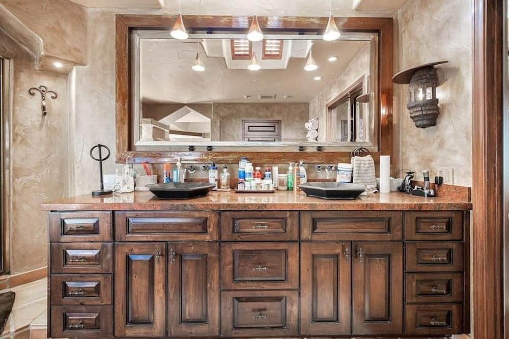 Photo of Kitchen in Pinyon Crest