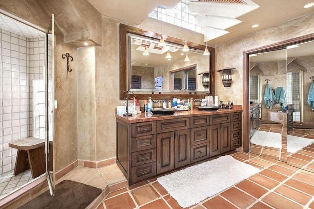 Photo of Bedroom in Pinyon Crest