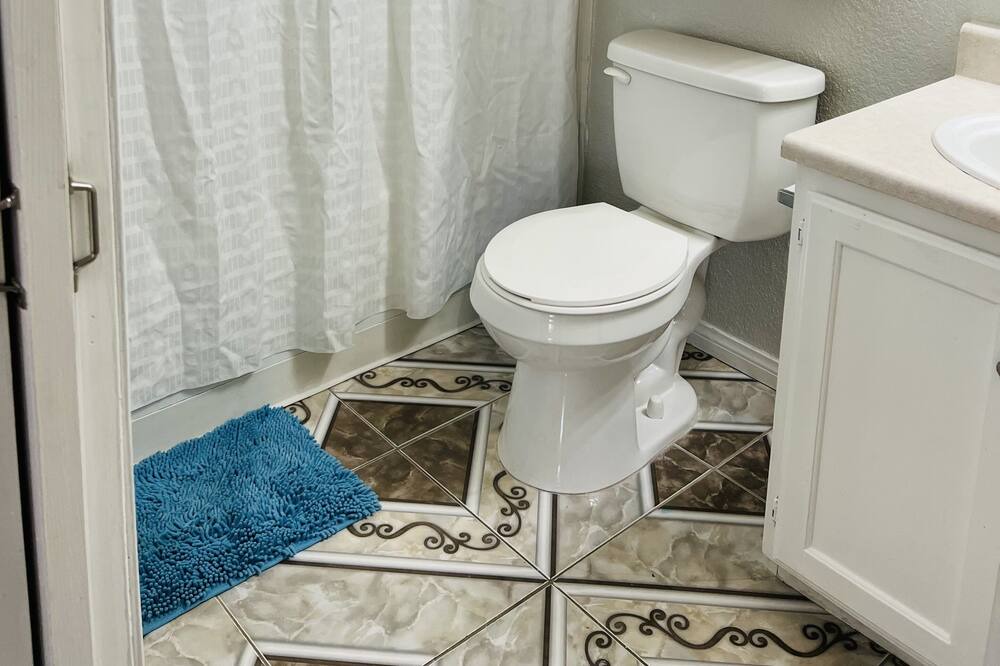 Photo of Bathroom in Summerlin