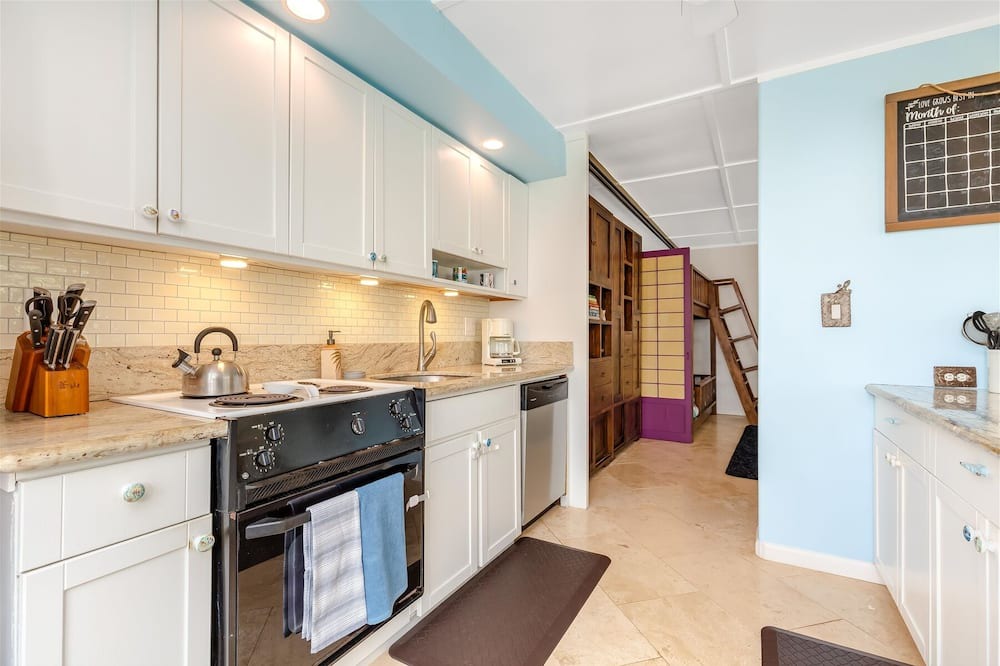 Photo of Kitchen in Waialua