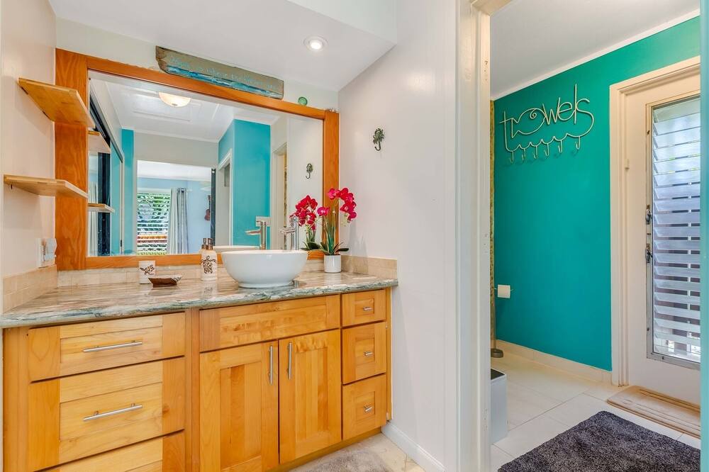 Photo of Bathroom in Waialua