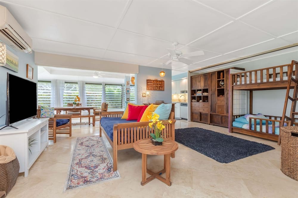 Photo of Livingroom in Waialua
