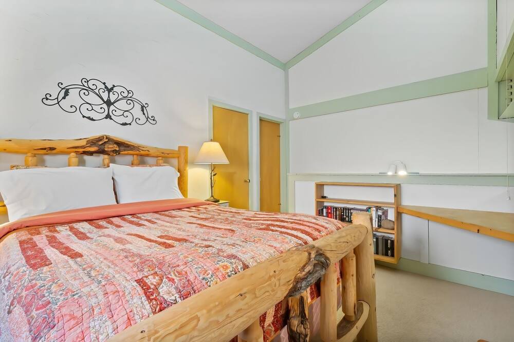 Photo of Bedroom in Bear Valley