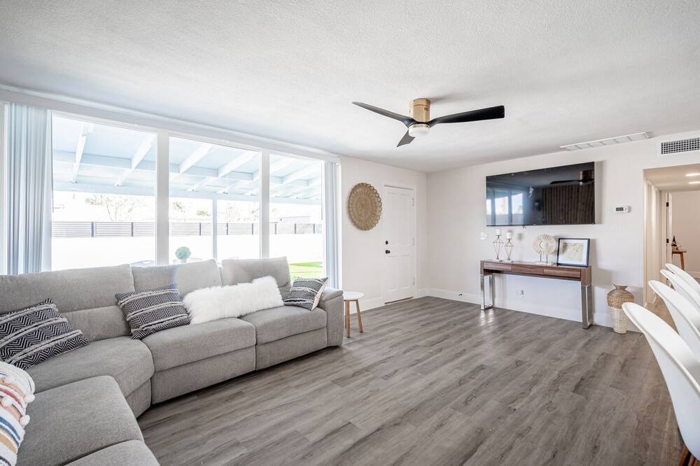 Photo of Livingroom in Gateway District