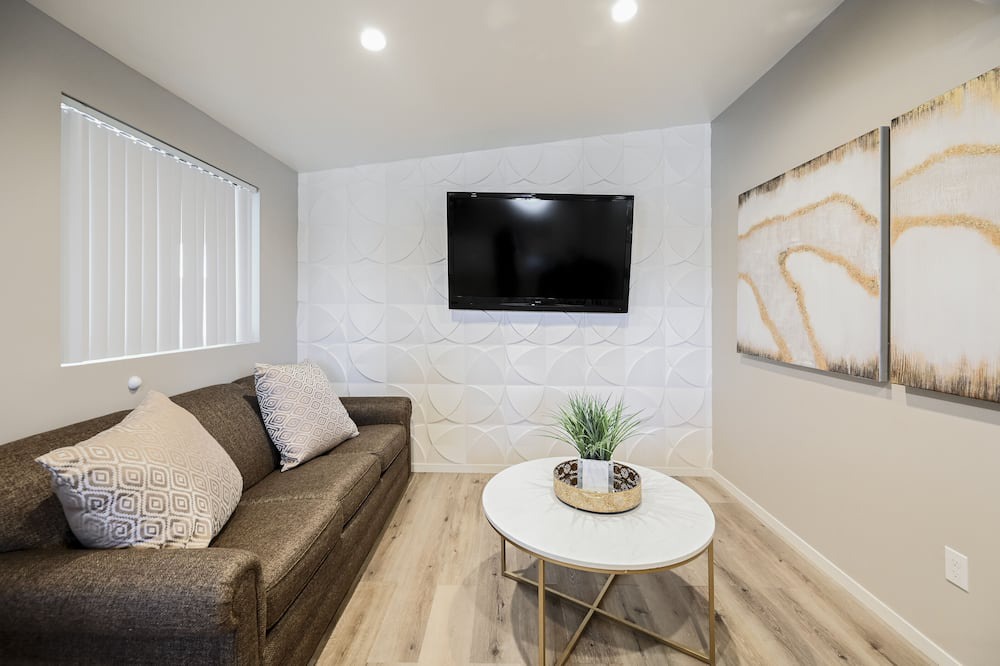 Photo of Livingroom in Gateway District