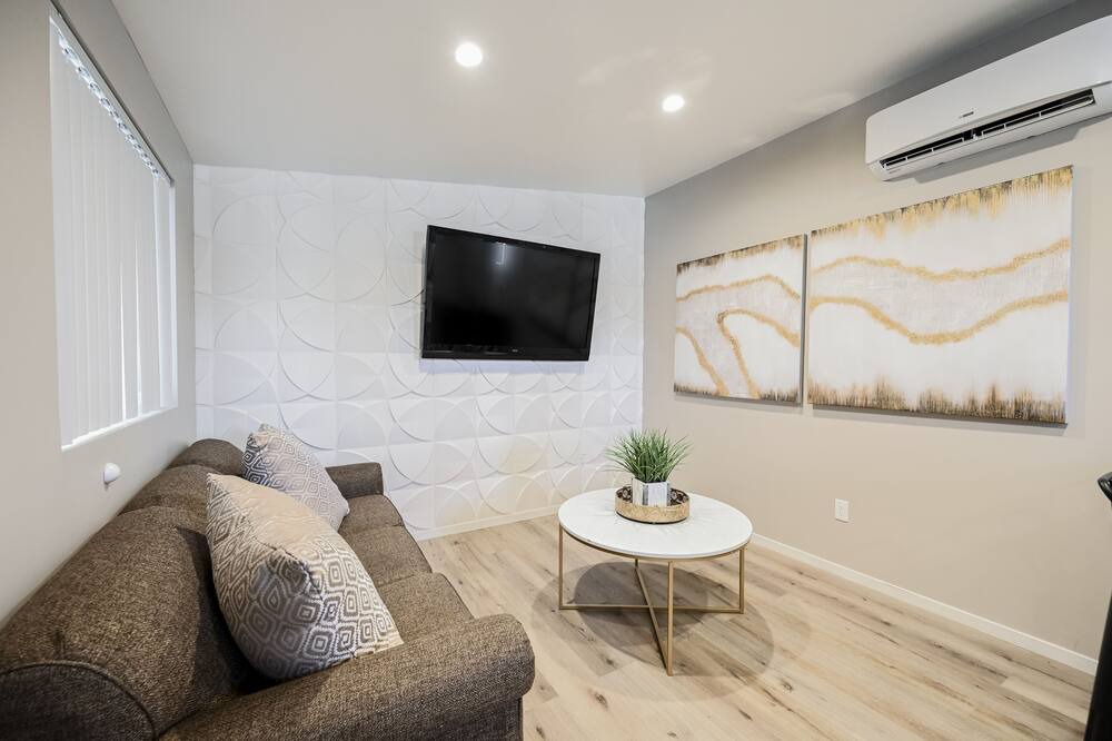 Photo of Livingroom in Gateway District