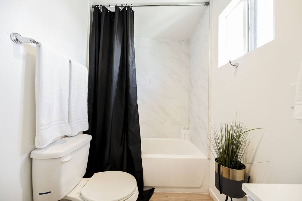 Photo of Bathroom in Gateway District