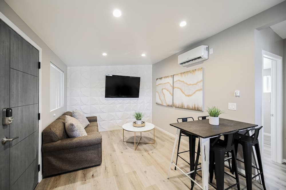Photo of Livingroom in Gateway District