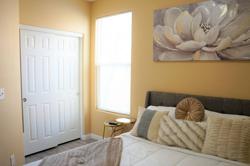 Photo of Bedroom in Nellis Air Force Base