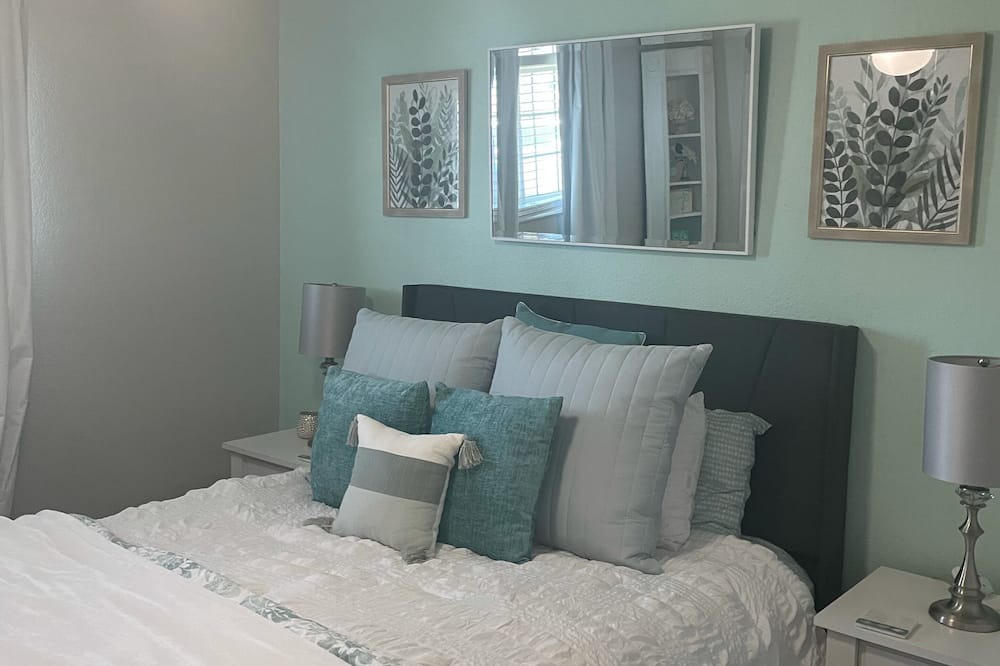 Photo of Bedroom in Tulare