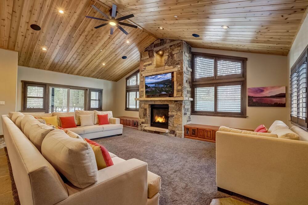 Photo of Livingroom in Tahoe Paradise