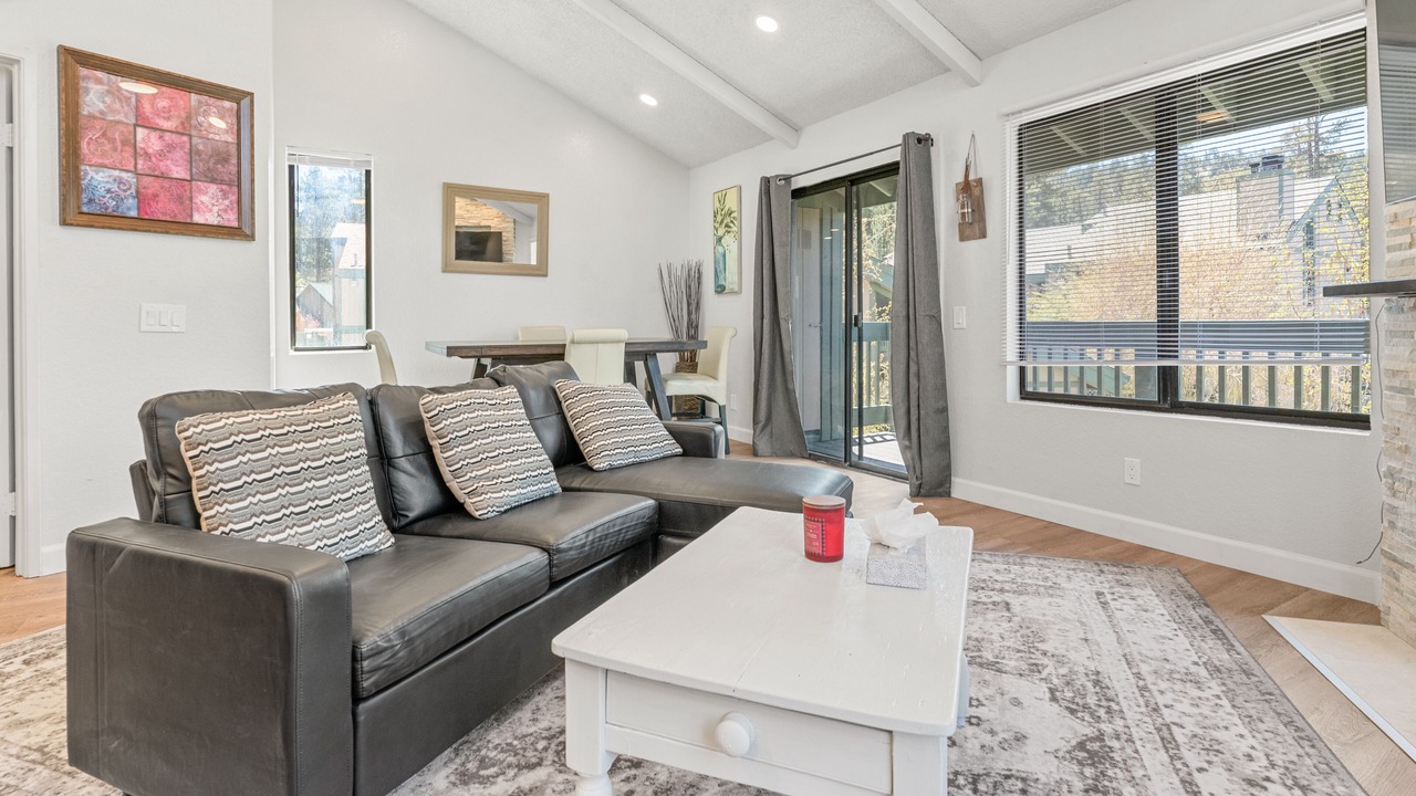 Photo of Livingroom in Boulder Bay