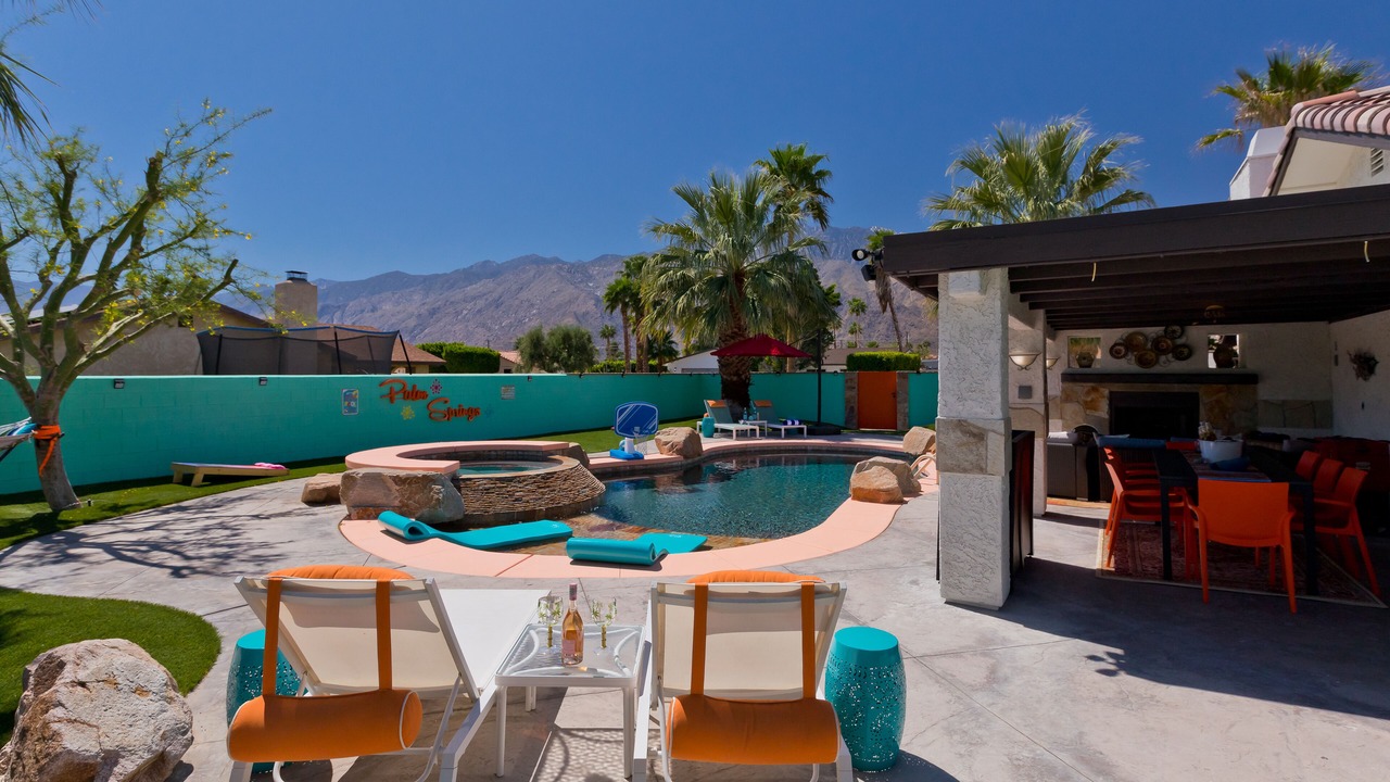 Photo of Outdoor in Racquet Club South