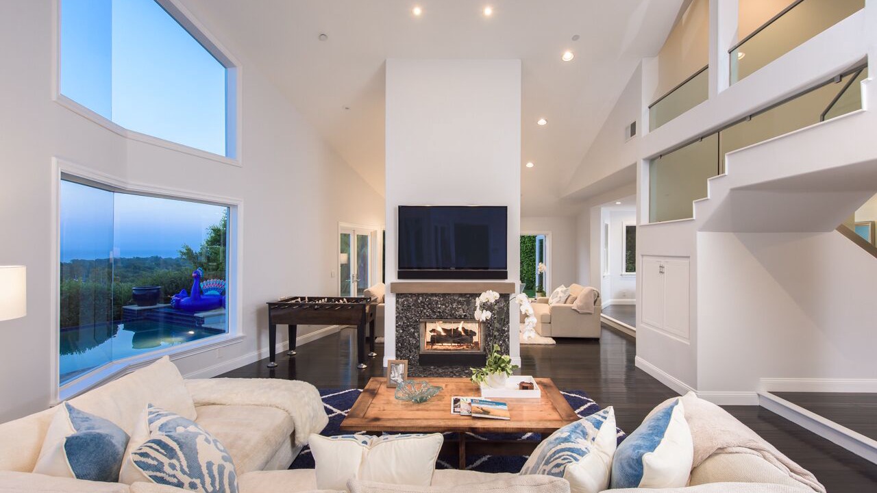 Photo of Livingroom in Central Malibu
