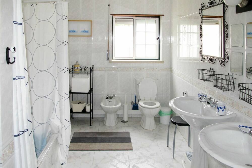 Photo of Bathroom in Torres Vedras