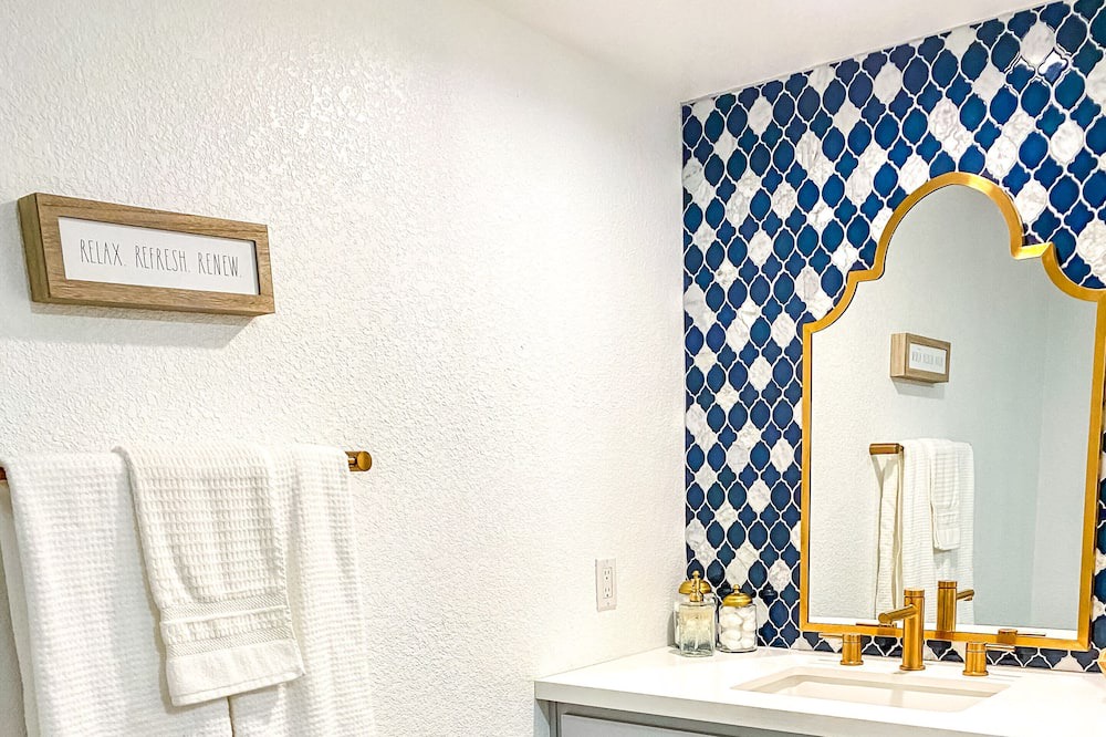 Photo of Bathroom in Needles