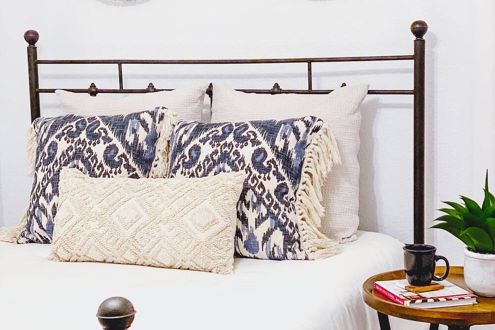 Photo of Bedroom in Needles