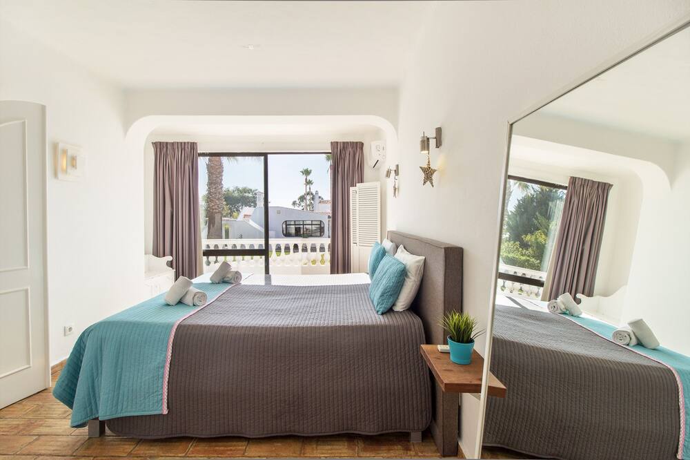 Photo of Bedroom in Mato Serrao