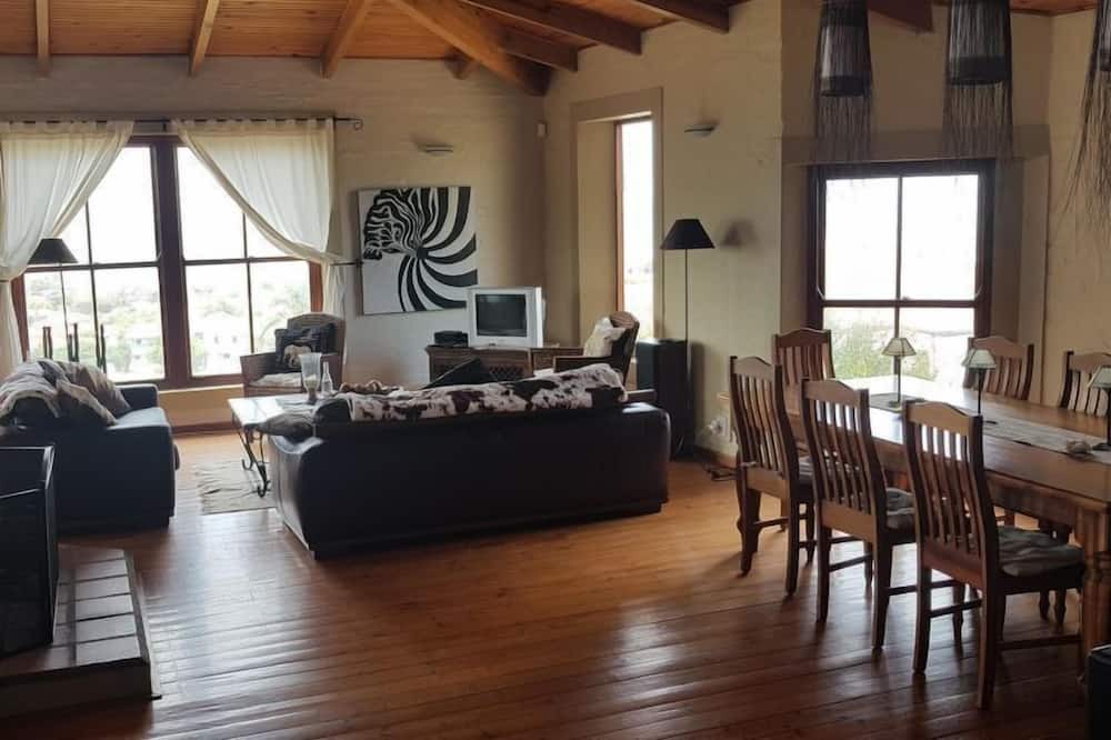 Photo of Livingroom in Wavecrest