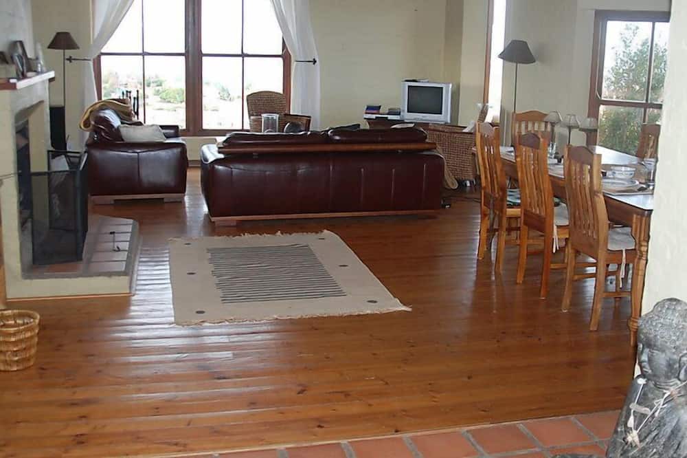 Photo of Livingroom in Wavecrest