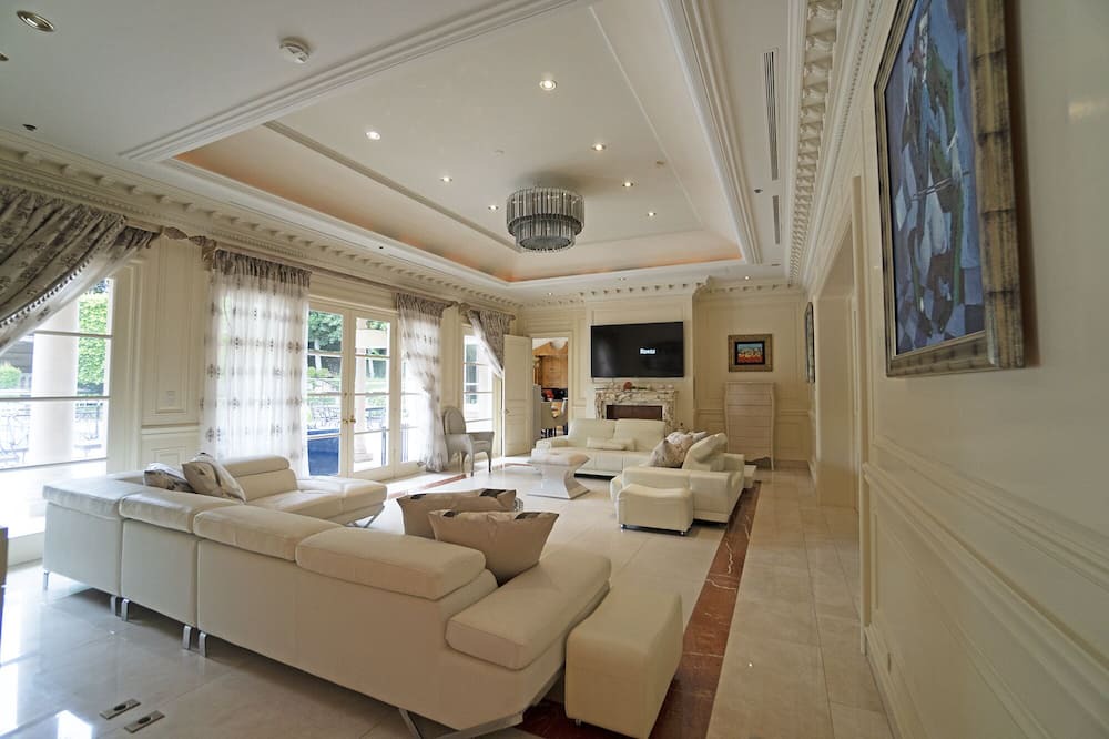 Photo of Livingroom in The Flats