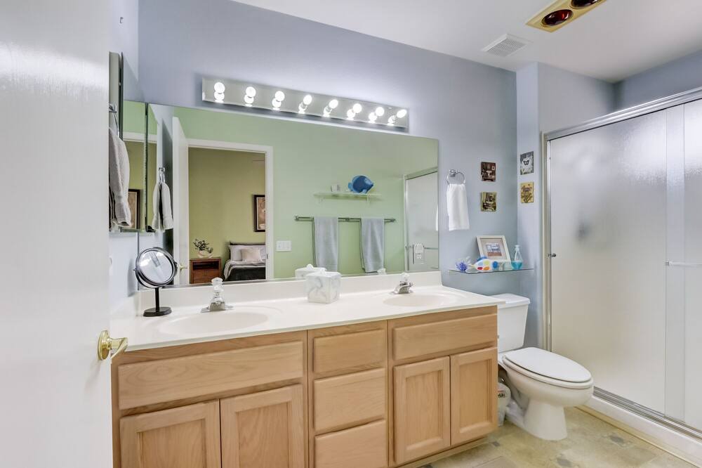 Photo of Bathroom in Summerlin