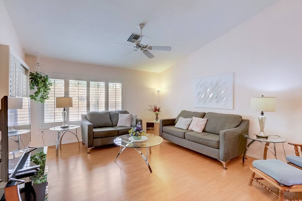Photo of Livingroom in Summerlin