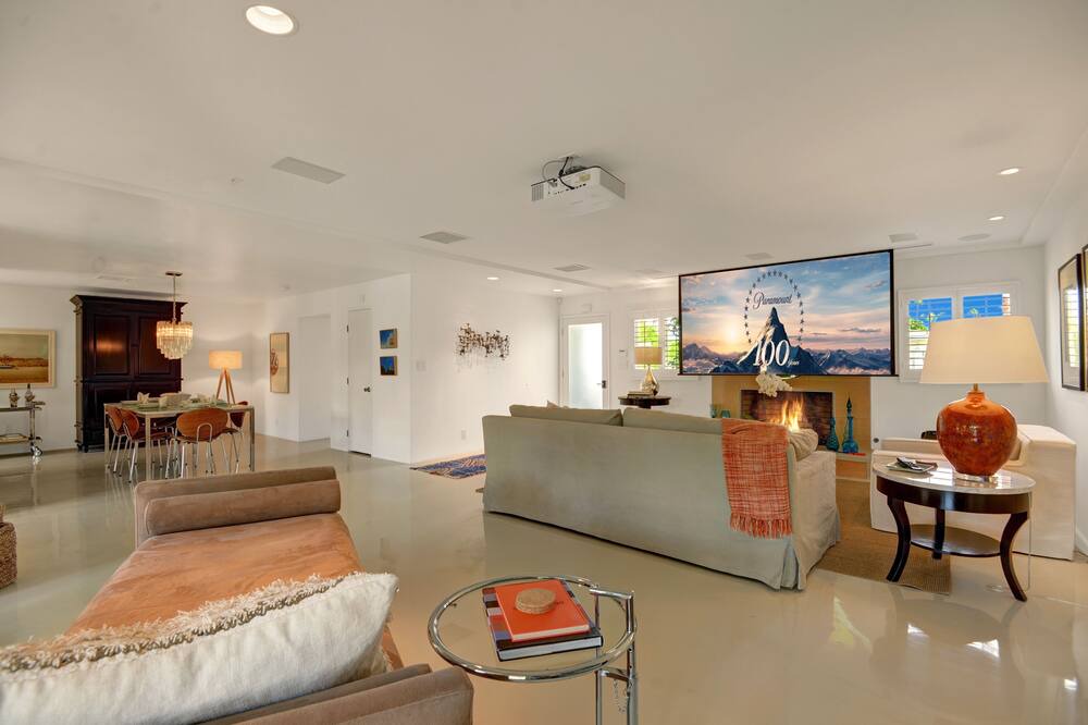Photo of Livingroom in Deep Well Ranch