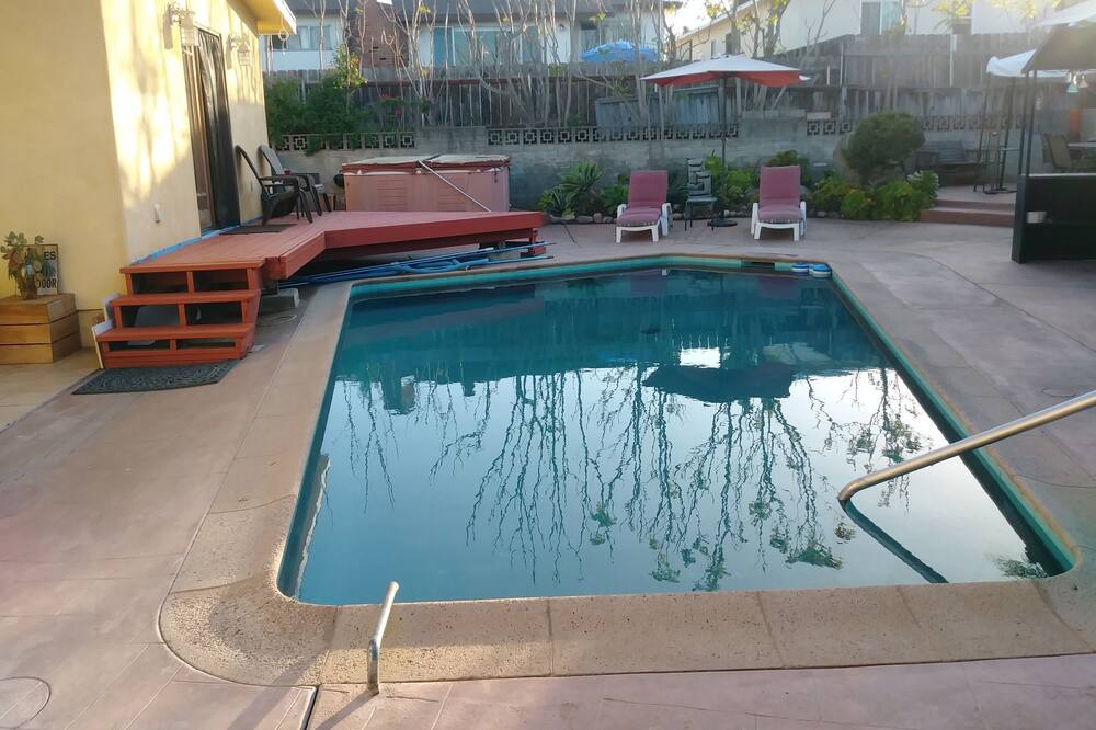 Photo of Outdoor in College East