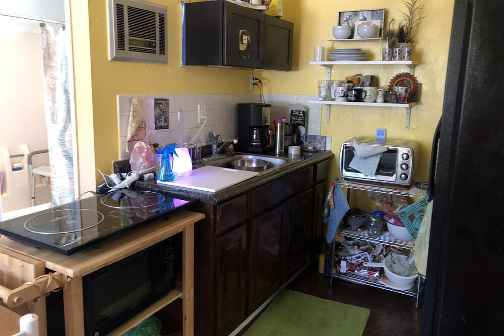 Photo of Kitchen in College East