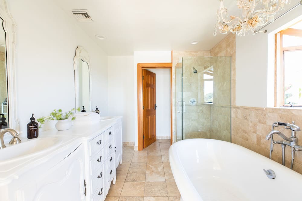 Photo of Bathroom in Western Malibu