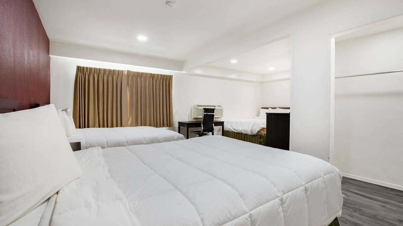 Photo of Bedroom in Needles