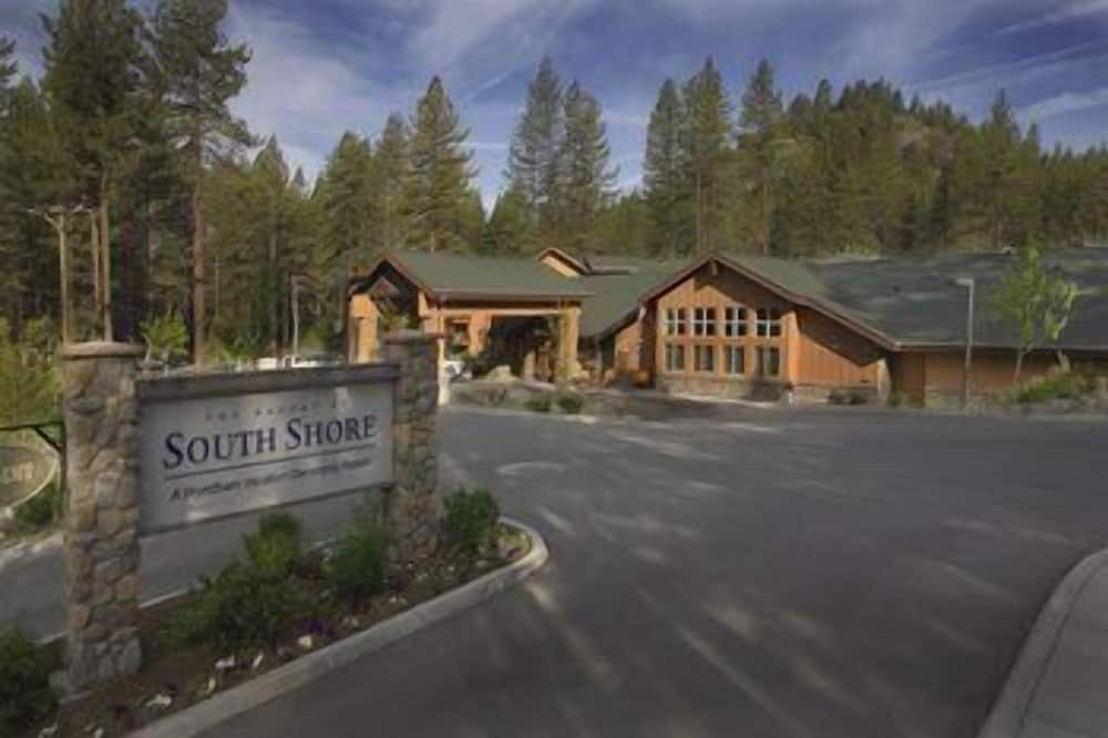 Photo of Outdoor in Round Hill Village