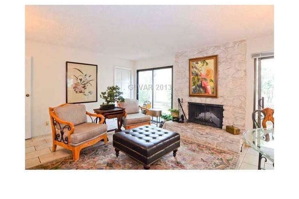 Photo of Livingroom in Rancho Oakey