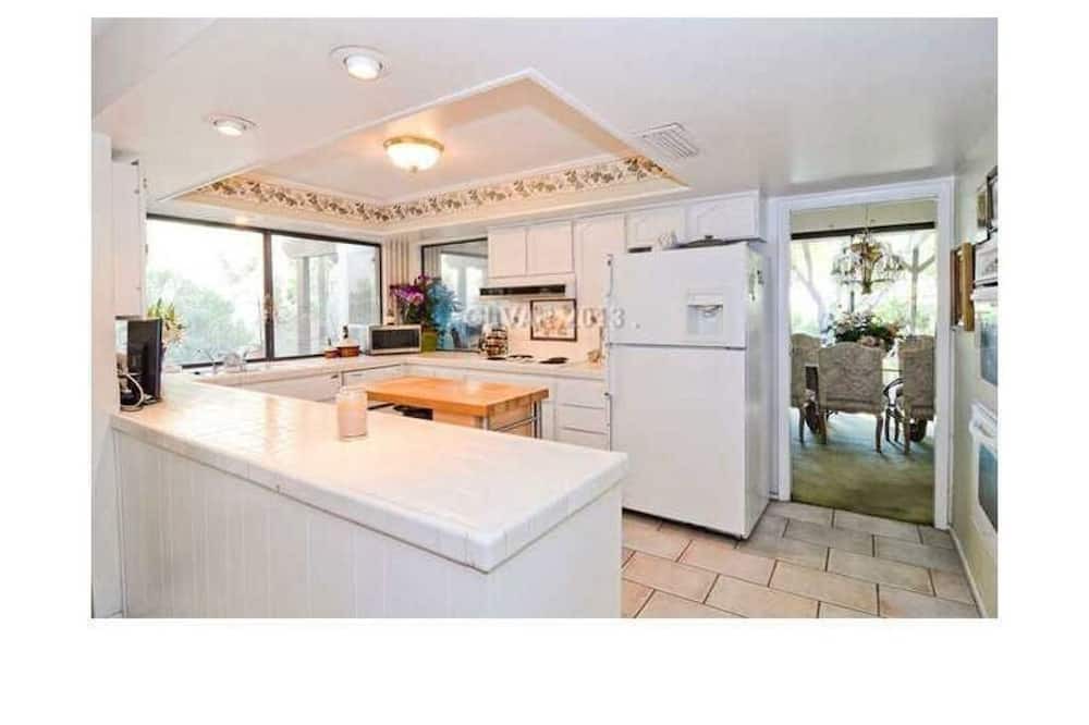 Photo of Kitchen in Rancho Oakey