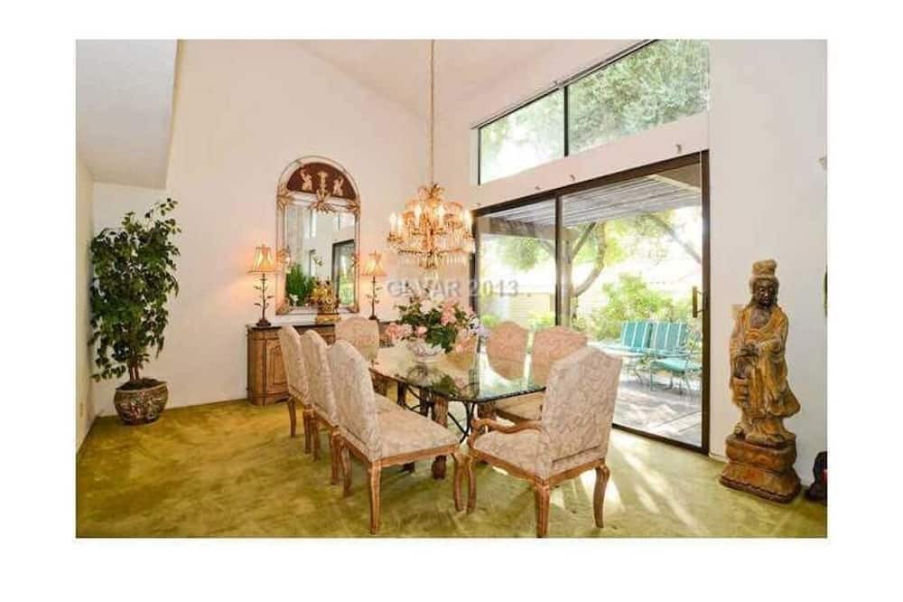 Photo of Kitchen in Rancho Oakey