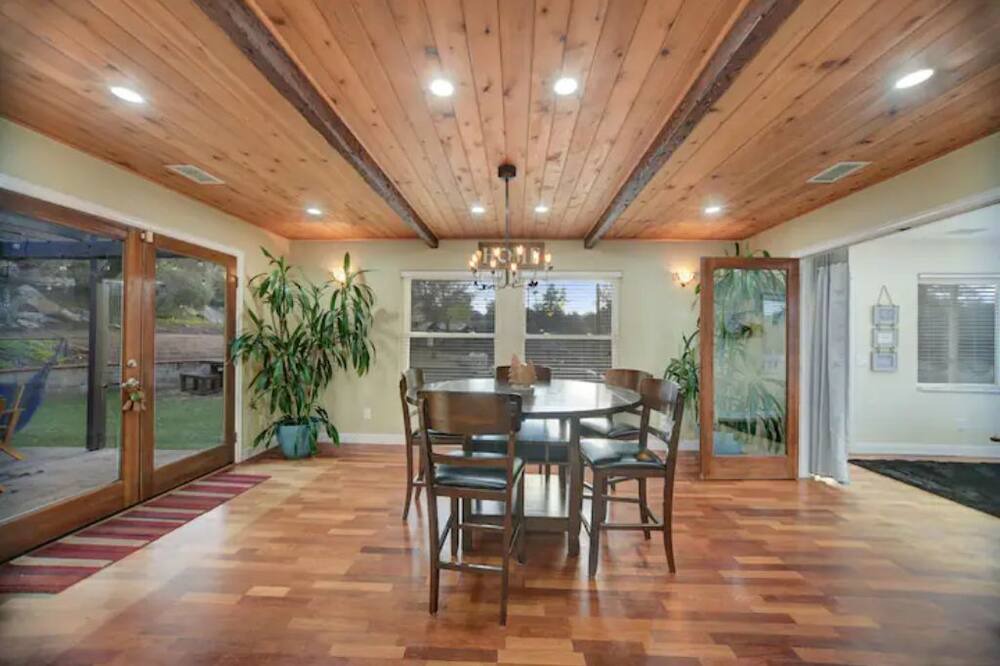 Photo of Livingroom in Ramona