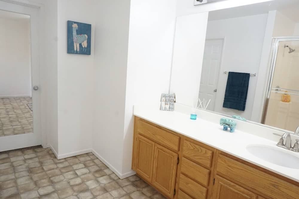 Photo of Bedroom in Ocean View Hills