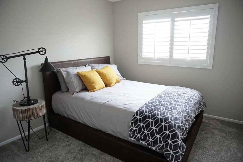 Photo of Bedroom in Ocean View Hills