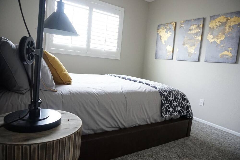 Photo of Bedroom in Ocean View Hills