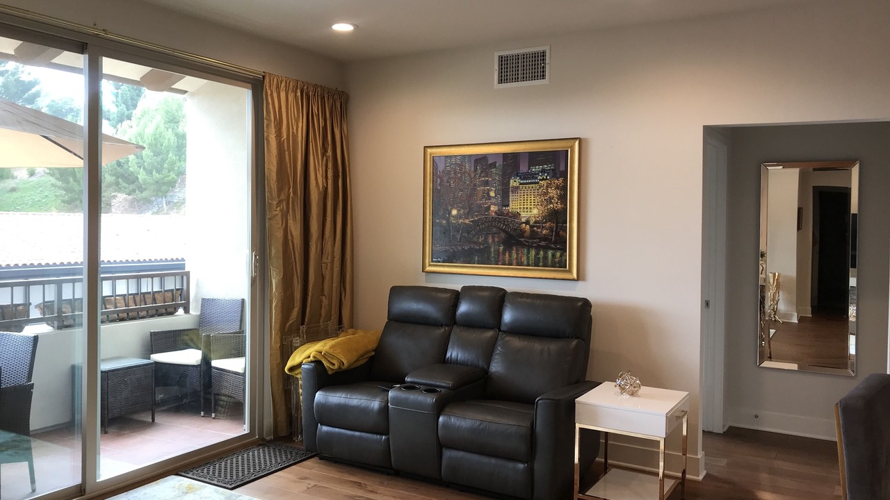 Photo of Livingroom in Rolling Hills Estates