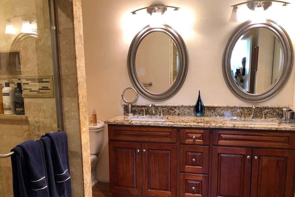 Photo of Bathroom in La Quinta
