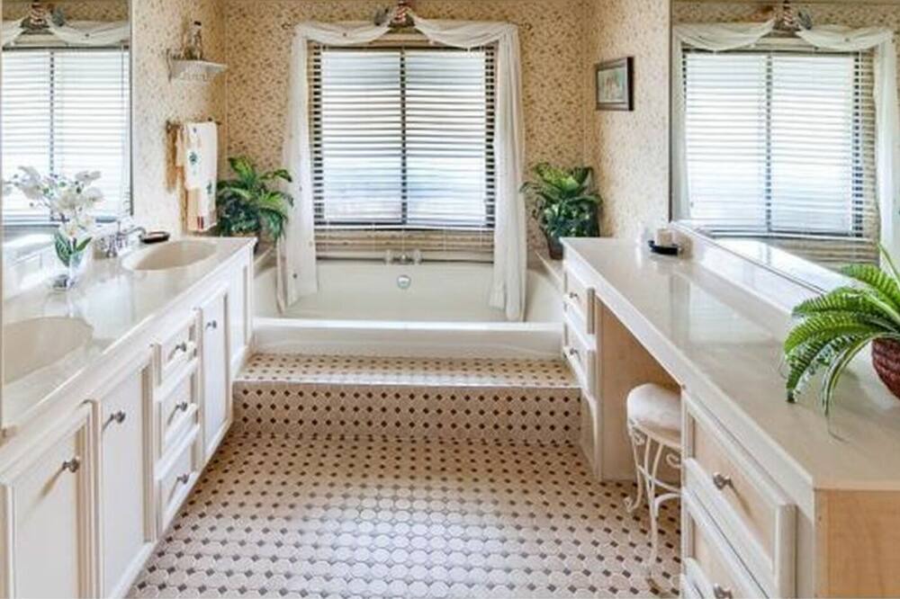 Photo of Bathroom in Bluewater